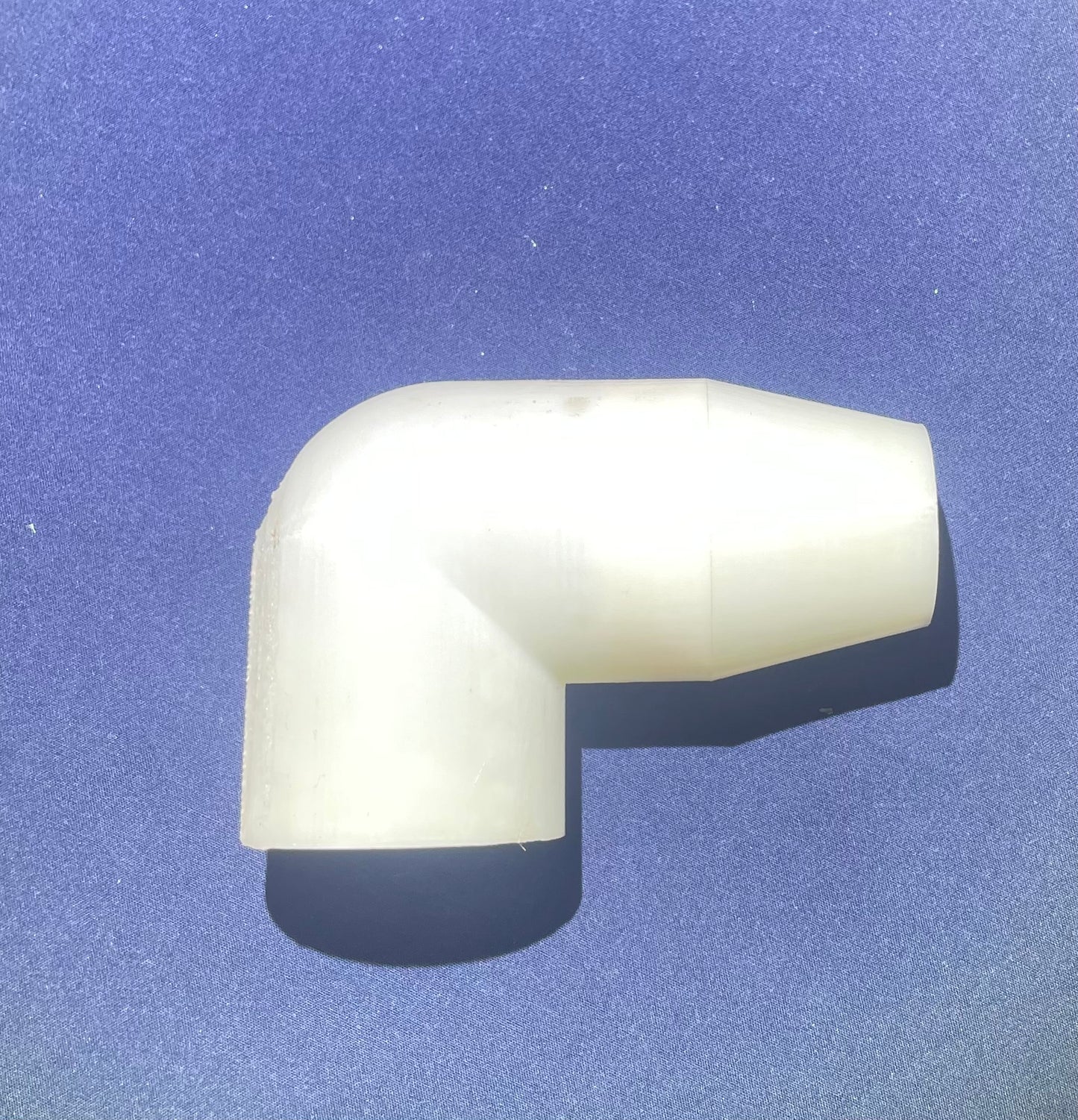 Directional nozzle - 90 degree Bend. Screw on connection.